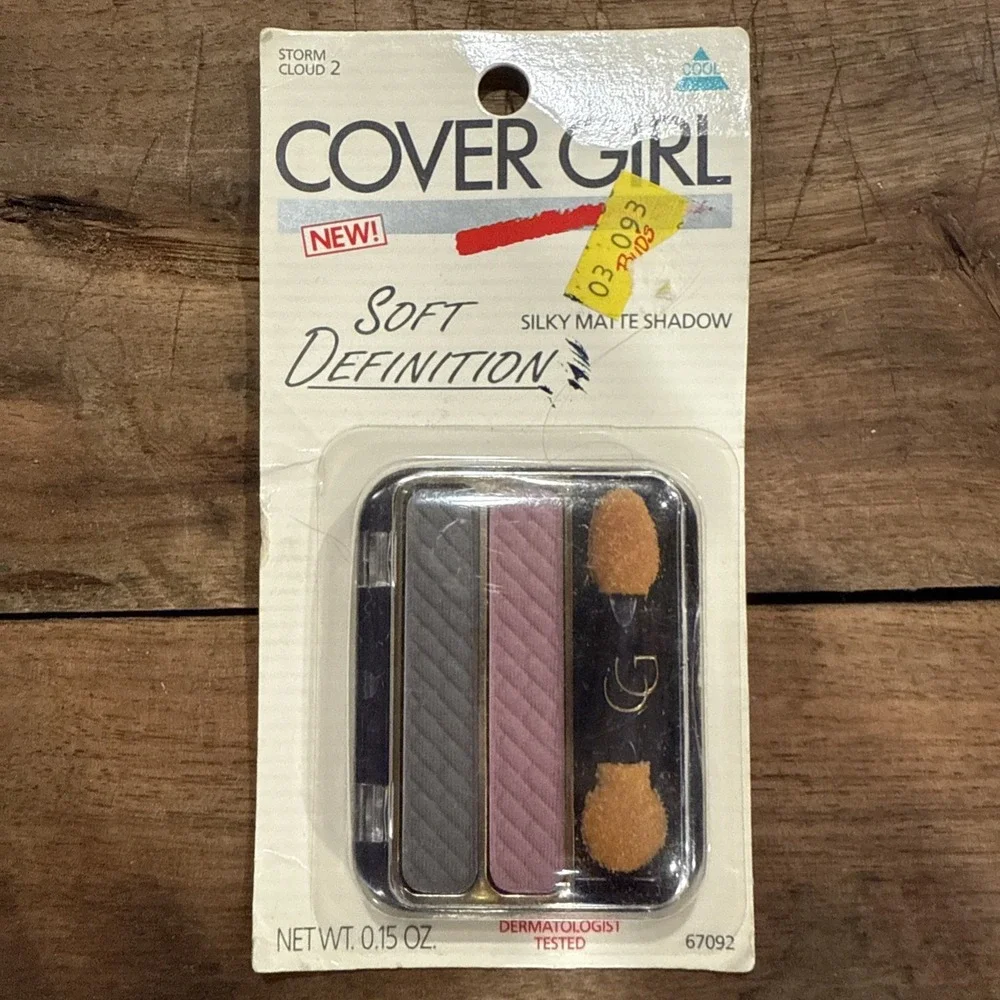 Cover Girl‎ Soft Definition Silky Matte Eye Shadow EyeShadow Storm Cloud 2 NOS
